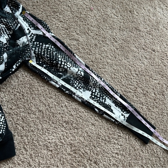 Lululemon Scuba Hoodie 3 Full Zip Black White Static Mist Jacket Size 6 - Picture 16 of 16